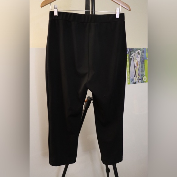 EUC Black MOTF M-Slit Capris Leggings Size L - Picture 5 of 6